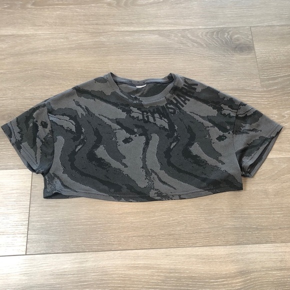 Gymshark Womens Cropped Black Camouflage Short Sleeve Athletic Shirt Size Small - Picture 1 of 7